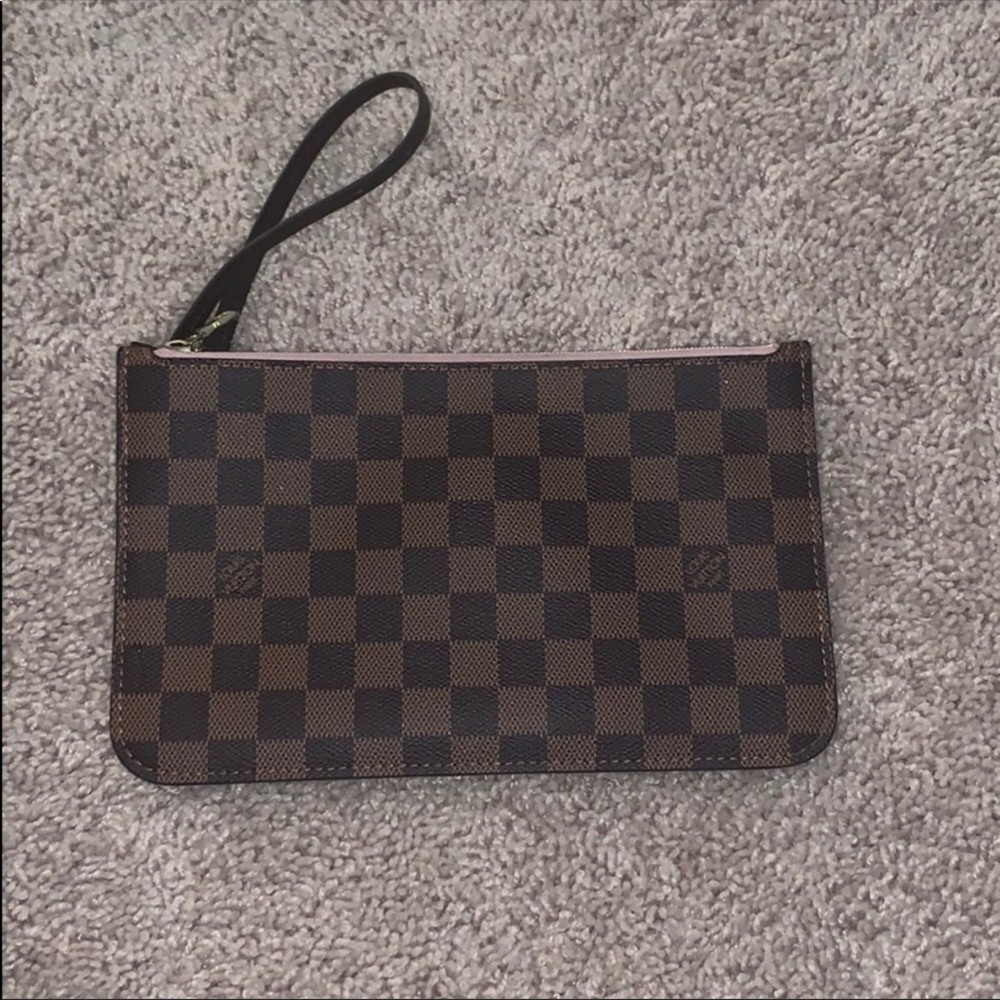 Louis Vuitton Damier ballerina wristlet/pochette